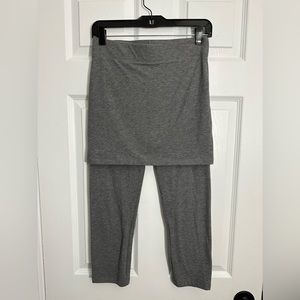 Hue Skirted Capri Leggings